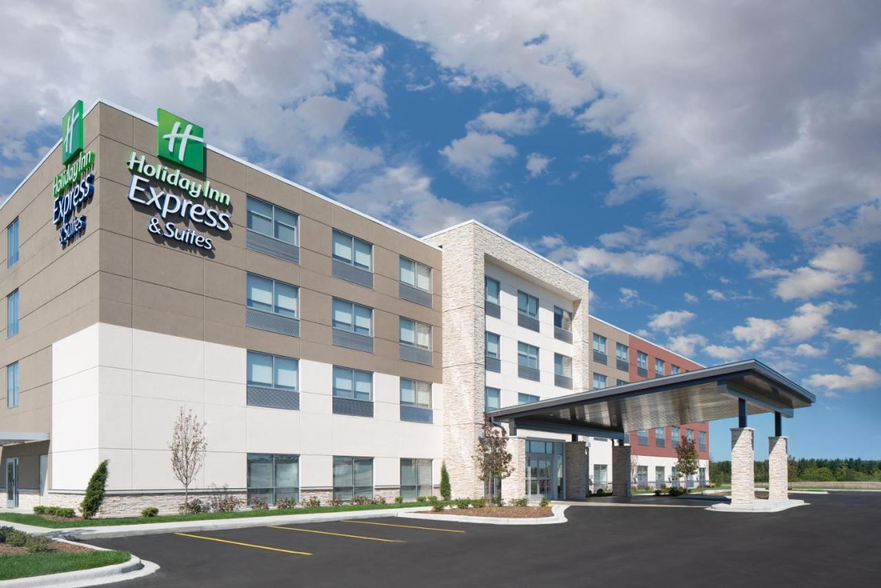 Holiday Inn Express & Suites - Elkhorn - Lake Geneva Area By Ihg Eksteriør bilde