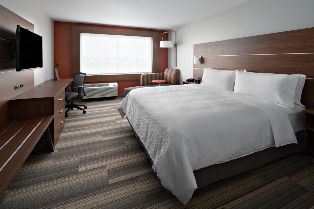 Holiday Inn Express & Suites - Elkhorn - Lake Geneva Area By Ihg Eksteriør bilde